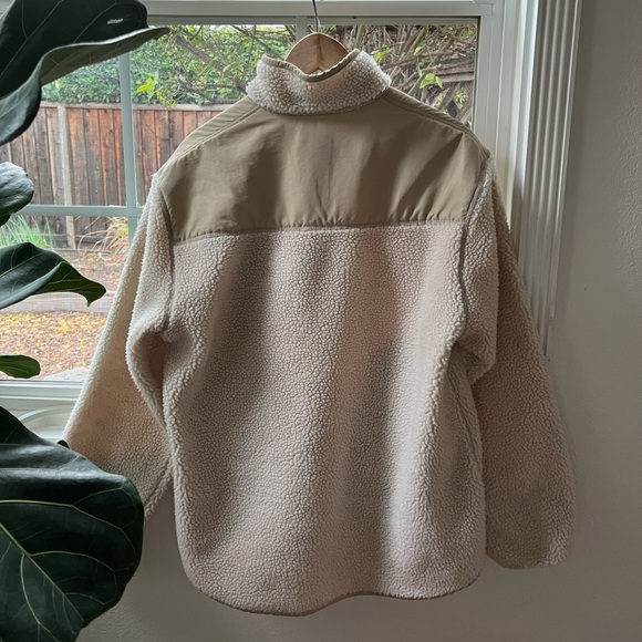 Sherpa Jacket by H&M. - Picture 3 of 4